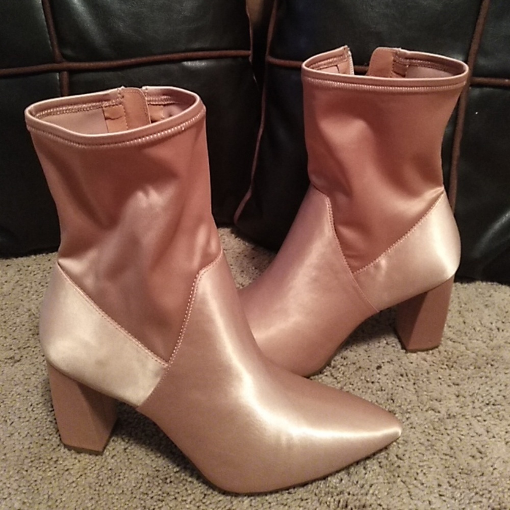 Aerosols Password Ankle boots